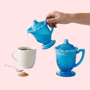 Westmoreland Strutting Peacocks Cream and Sugar Set